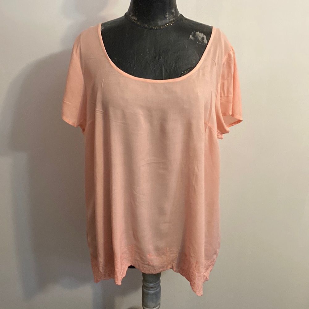 Torrid Blush Short Sleeve Embroidered Split back blouse, size 1